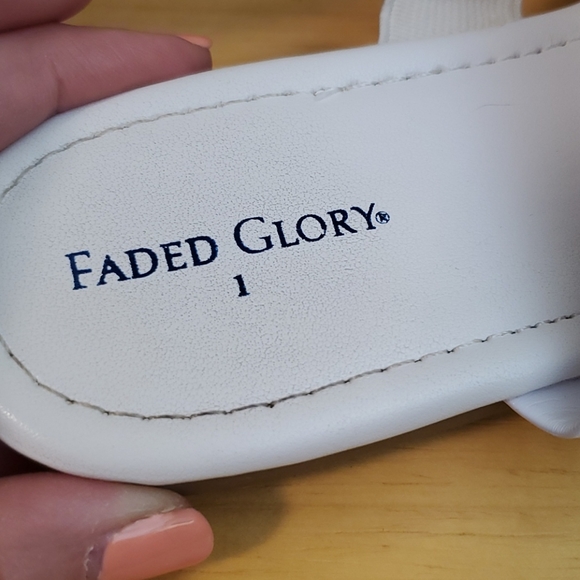 Faded Glory Flip Flop Sandals - Picture 2 of 7